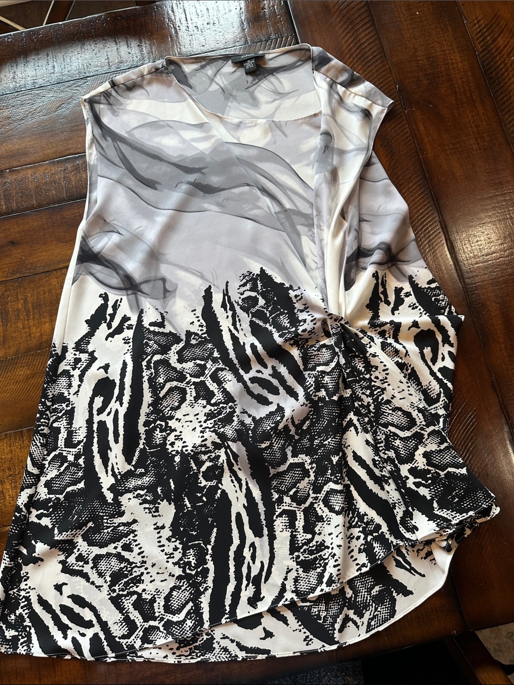 Alfani Black & White Twist-Front Sleeveless Blouse